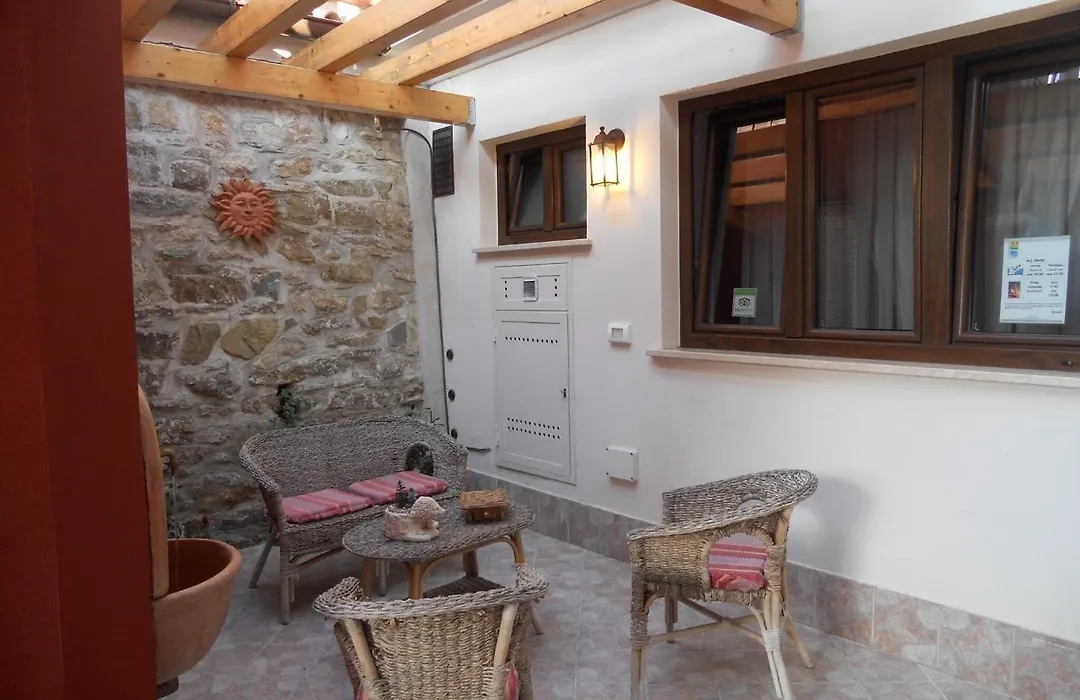 B&B Tra Monti e Mare-1
